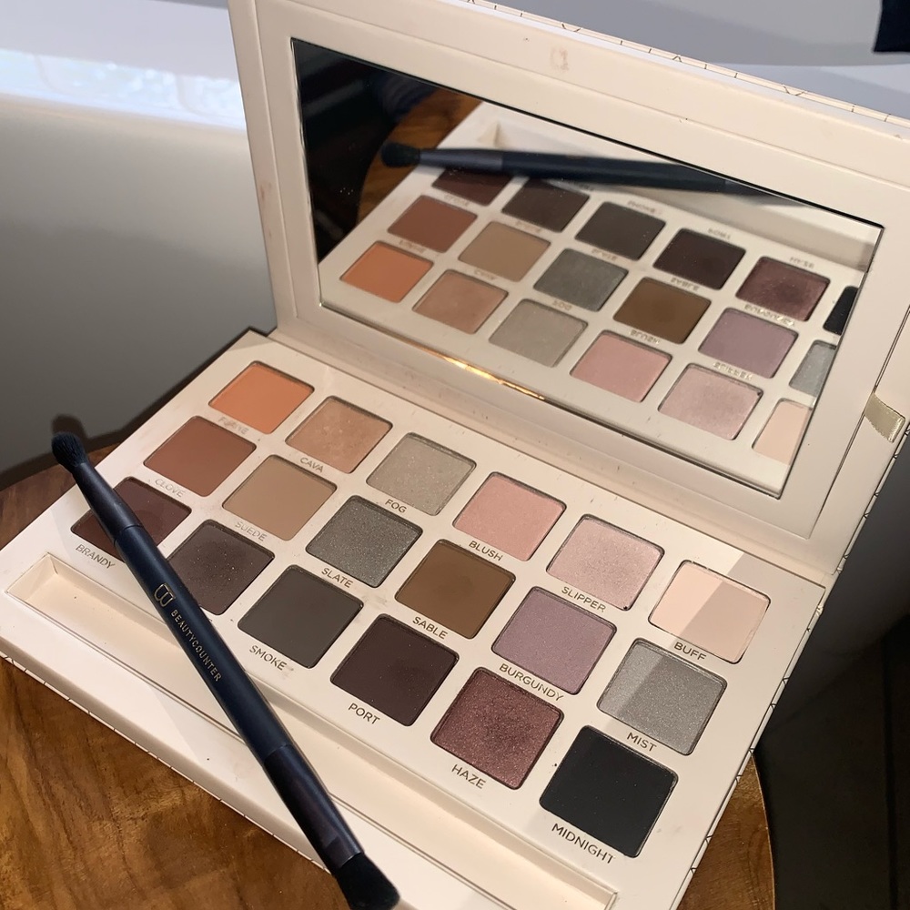 Beautycounter Necessary Neutrals eyeshadow palette